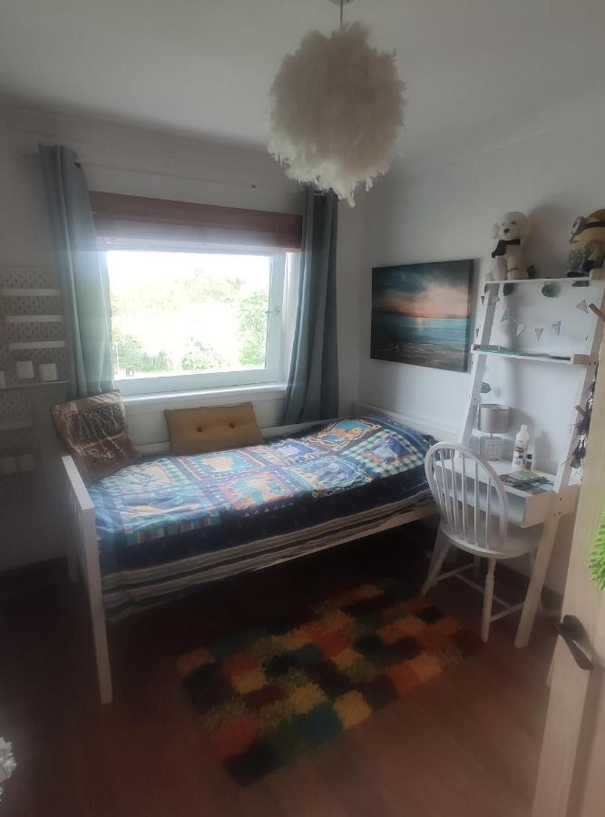Single bedroom in quiet neighbourhood Glasgow Extérieur photo